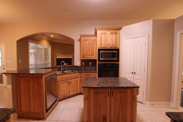 2092 Rana Park, Flint, TX 75762