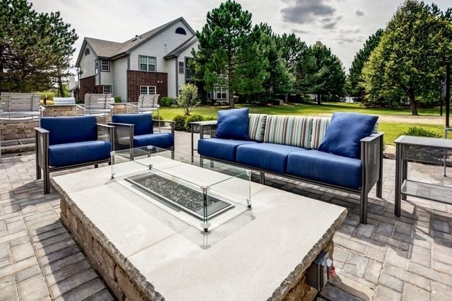 7 Kensington Circle 208, Wheaton, IL 60189