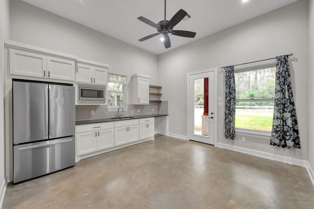 126 Fluorite Court, Huntsville, TX 77340