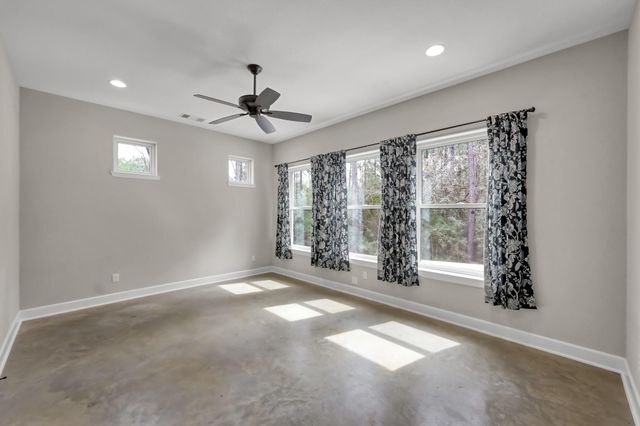 126 Fluorite Court, Huntsville, TX 77340