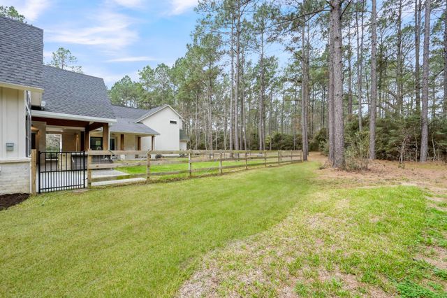 126 Fluorite Court, Huntsville, TX 77340