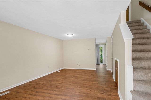 11 Kennedy Drive 11, Chelmsford, MA 01863