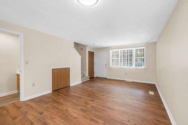 11 Kennedy Drive 11, Chelmsford, MA 01863