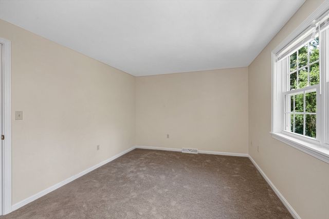 11 Kennedy Drive 11, Chelmsford, MA 01863