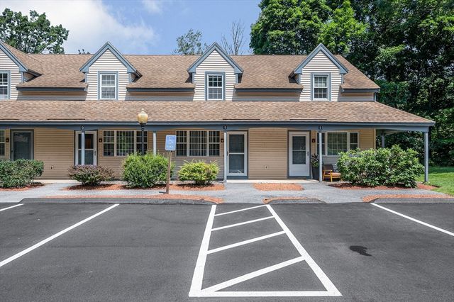 11 Kennedy Drive 11, Chelmsford, MA 01863