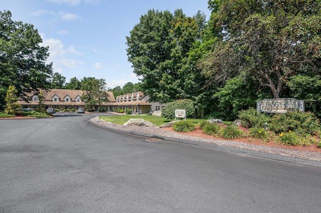 11 Kennedy Drive 11, Chelmsford, MA 01863