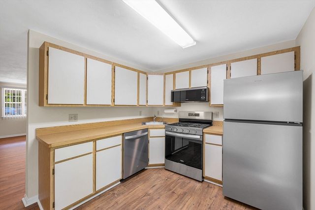 11 Kennedy Drive 11, Chelmsford, MA 01863