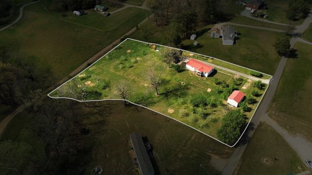 119 Fred Rd, Bon Aqua, TN 37025
