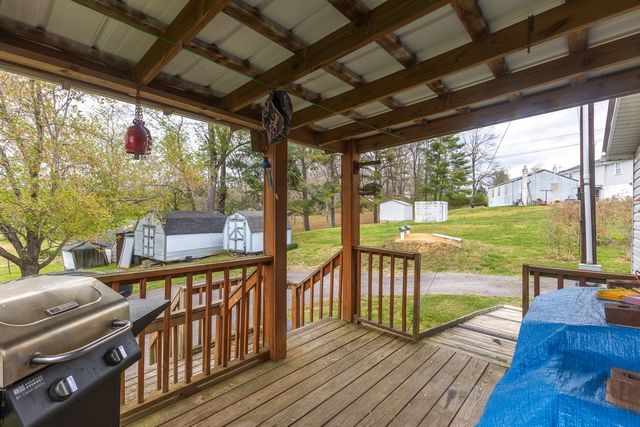 119 Fred Rd, Bon Aqua, TN 37025