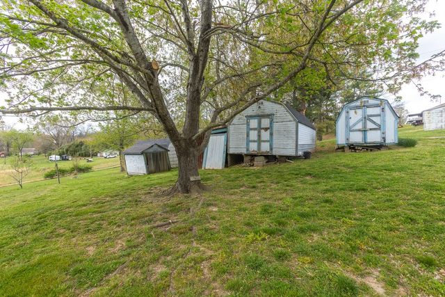 119 Fred Rd, Bon Aqua, TN 37025