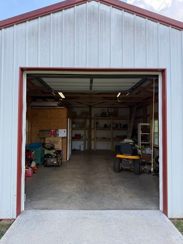 119 Fred Rd, Bon Aqua, TN 37025