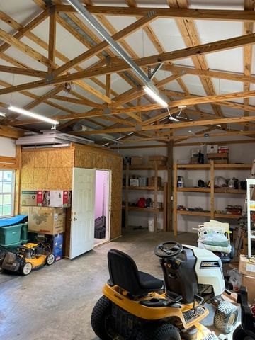 119 Fred Rd, Bon Aqua, TN 37025