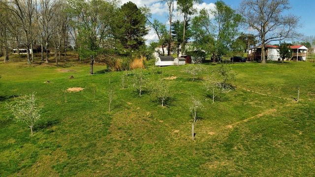 119 Fred Rd, Bon Aqua, TN 37025