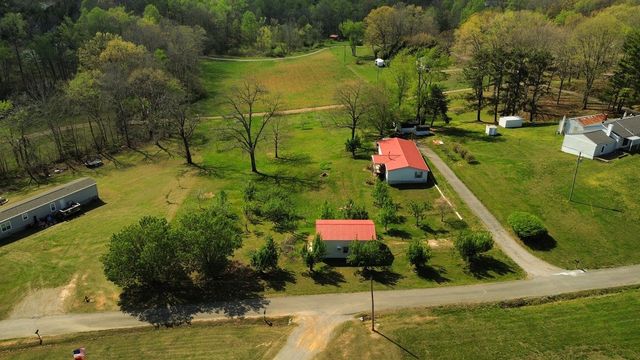 119 Fred Rd, Bon Aqua, TN 37025
