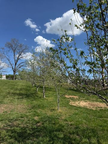 119 Fred Rd, Bon Aqua, TN 37025