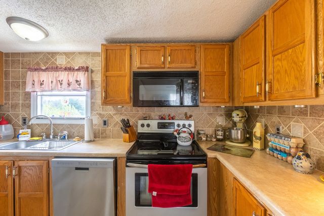 119 Fred Rd, Bon Aqua, TN 37025
