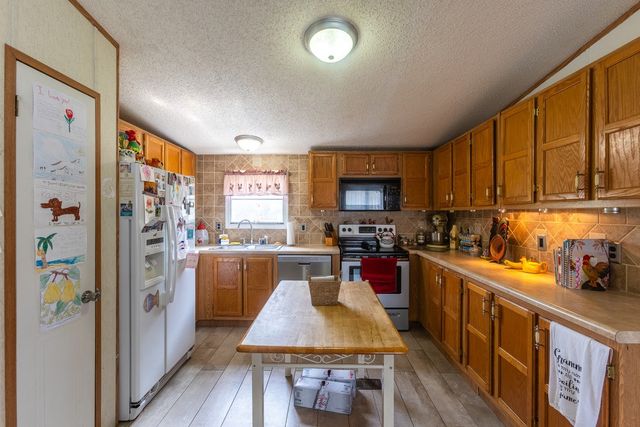 119 Fred Rd, Bon Aqua, TN 37025