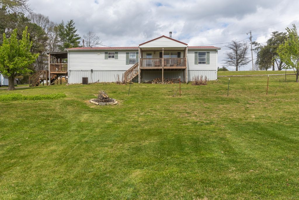 119 Fred Rd, Bon Aqua, TN 37025