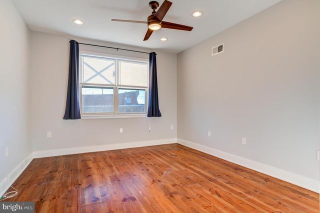 2526 E ALBERT ST, Philadelphia, PA 19125