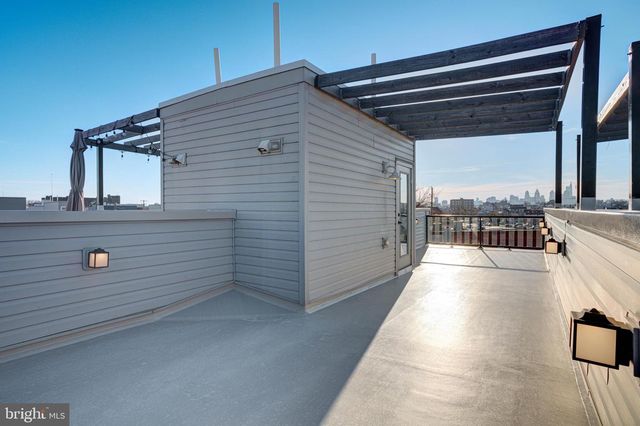 2526 E ALBERT ST, Philadelphia, PA 19125