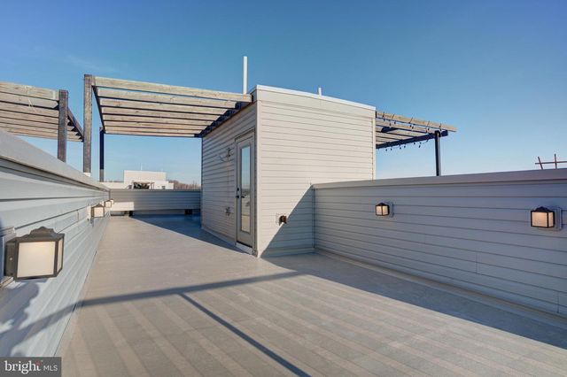 2526 E ALBERT ST, Philadelphia, PA 19125