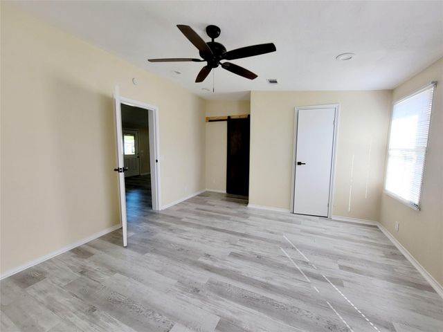 305 Paddock 7, Willis, TX 77378