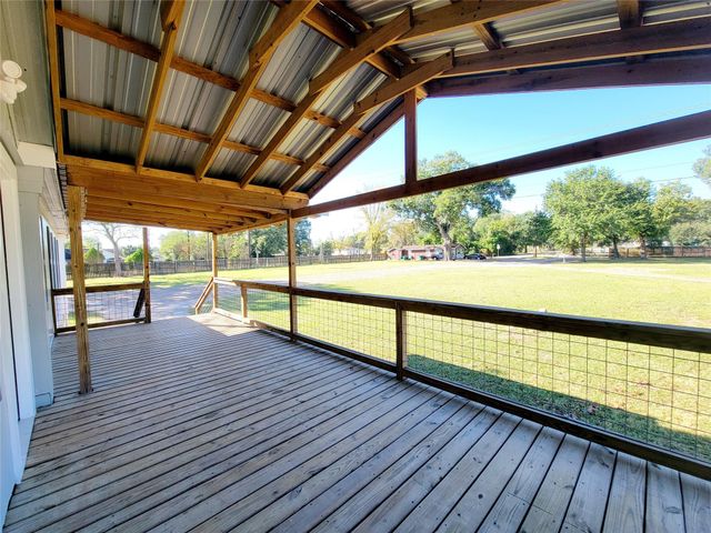 305 Paddock 7, Willis, TX 77378