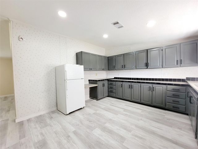 305 Paddock 7, Willis, TX 77378