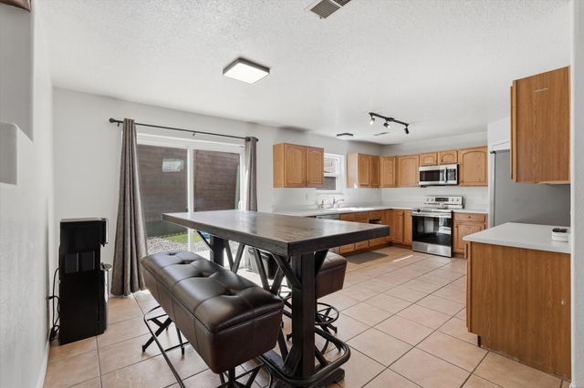 4700 Apollo Court NW, Albuquerque, NM 87120