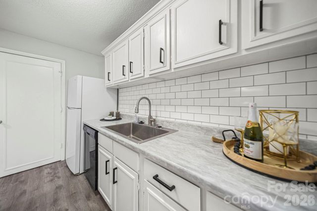 5026 Sardis Road, Charlotte, NC 28270