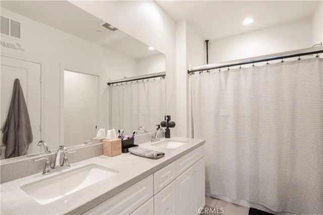 2818 E Berry Loop Privado 77, Ontario, CA 91761