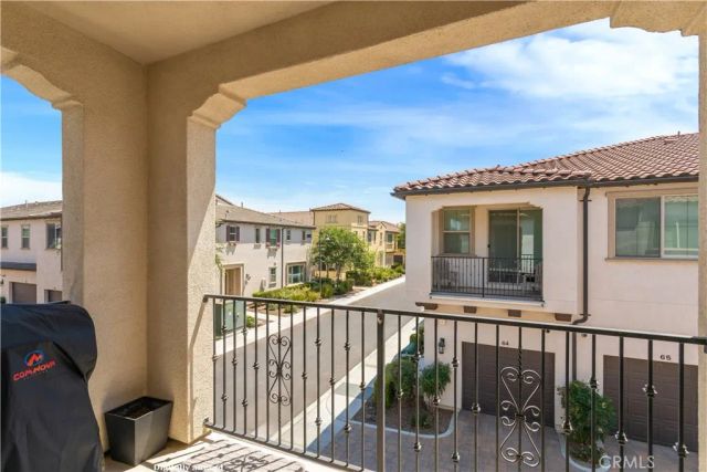 2818 E Berry Loop Privado 77, Ontario, CA 91761