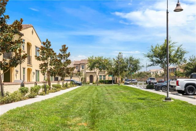 2818 E Berry Loop Privado 77, Ontario, CA 91761