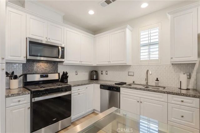 2818 E Berry Loop Privado 77, Ontario, CA 91761