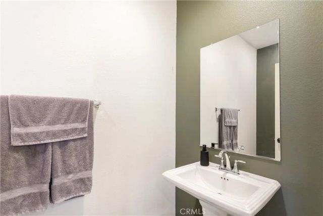 2818 E Berry Loop Privado 77, Ontario, CA 91761
