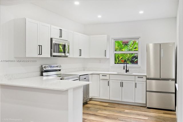 311 NE 90th St, El Portal, FL 33138