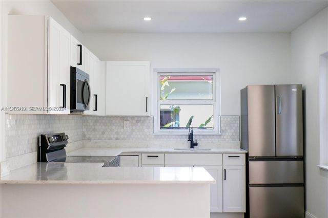 311 NE 90th St, El Portal, FL 33138