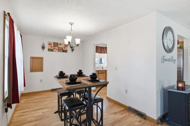222 Edendale St, Springfield, MA 01104