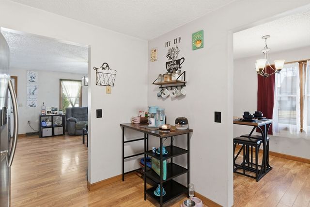 222 Edendale St, Springfield, MA 01104