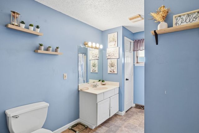 222 Edendale St, Springfield, MA 01104