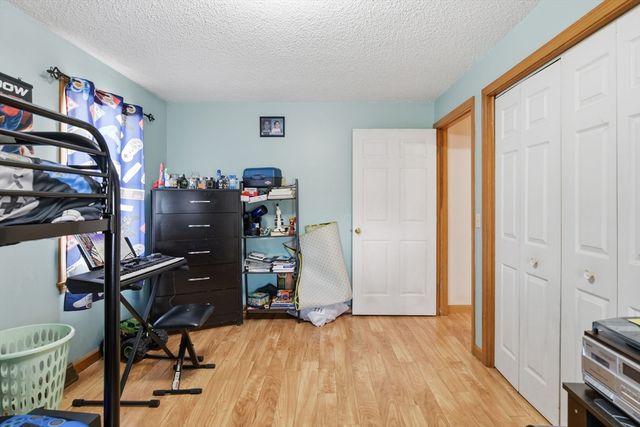 222 Edendale St, Springfield, MA 01104