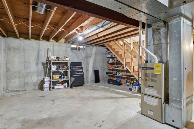 222 Edendale St, Springfield, MA 01104
