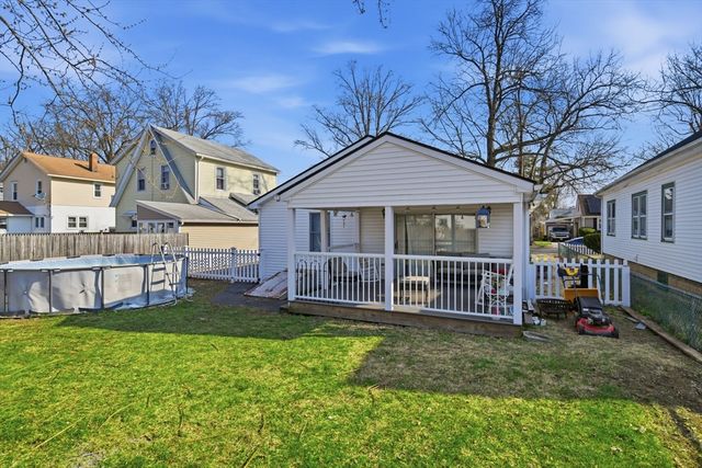 222 Edendale St, Springfield, MA 01104