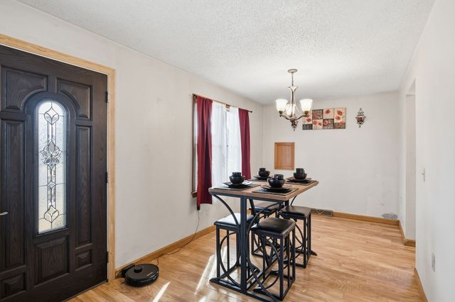 222 Edendale St, Springfield, MA 01104