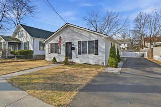 222 Edendale St, Springfield, MA 01104