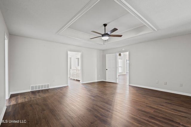 8803 Howling Fox Cove, Hernando, MS 38632