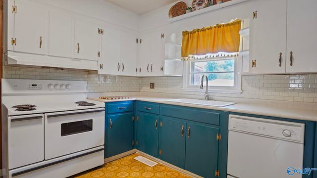 519 SW Carolyn Street, Decatur, AL 35601