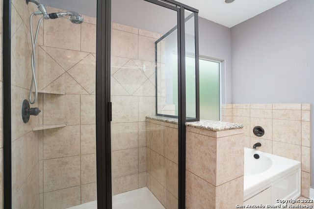 404 E COURTLAND PL, San Antonio, TX 78212