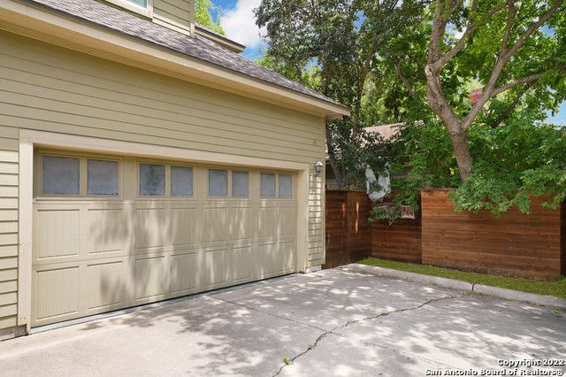 404 E COURTLAND PL, San Antonio, TX 78212