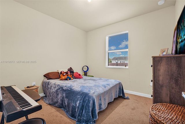 9213 SW 170th Ave, Miami, FL 33196